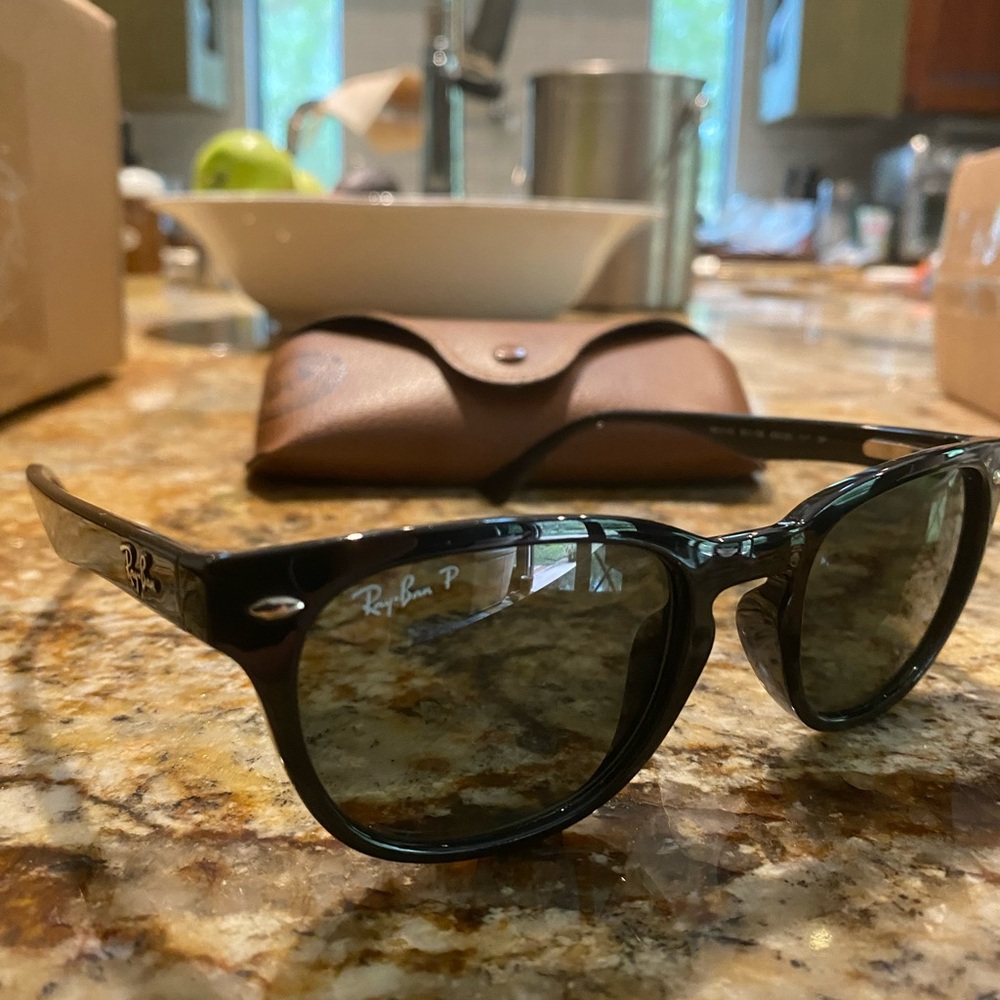 RAY-BAN POLARIZED SUNGLASSES - light-weight and great for Asian faces